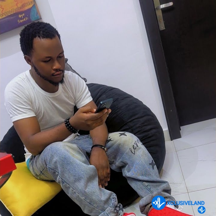 Yung effissy – Hollarchase ft. Oladipupo Cover Art